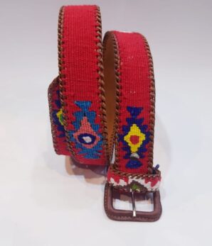 Cinturón bordado artesano rojo
