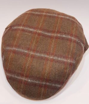 Gorra clásica en cuadros en tonos marrones camel.