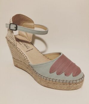 Zapato cuña espadriles celeste agua pasacintas rosa