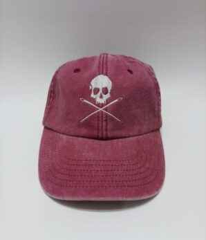 Gorra SKULL unisex visera burdeos vintage bordado blanco